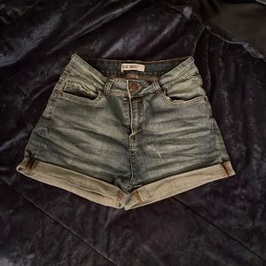 I’m selling blue Jean shorts, they are from blue savy, they are a size 0-1.